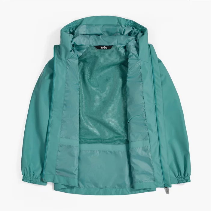 Ľahká nepremokavá a vetruodolná detská bunda.