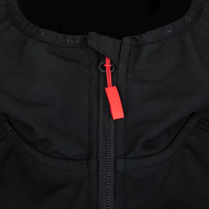 Ľahká a vetruodolná softshellová bunda.