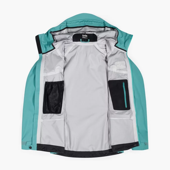Nepremokavá hardshellová bunda s priedušnou membránou.
