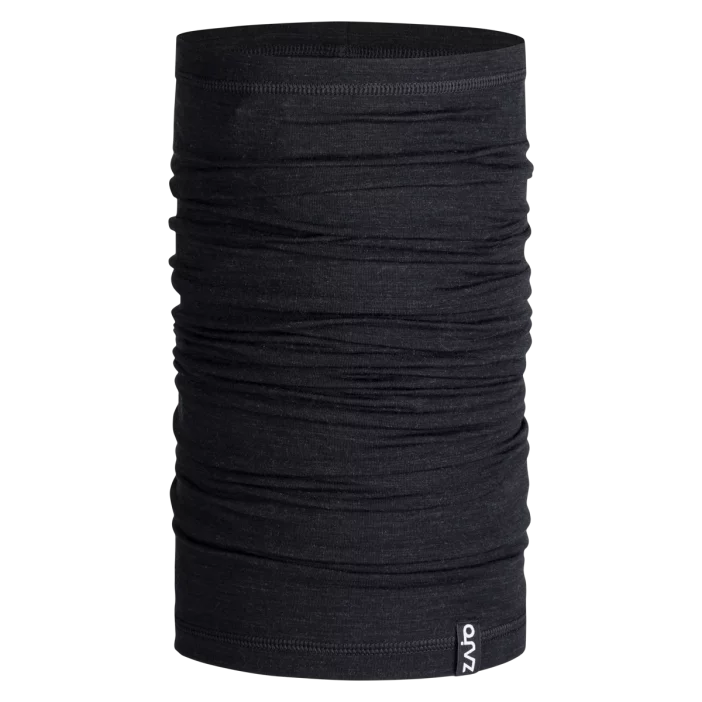 Ľahký náčník z jemnej merino vlny.