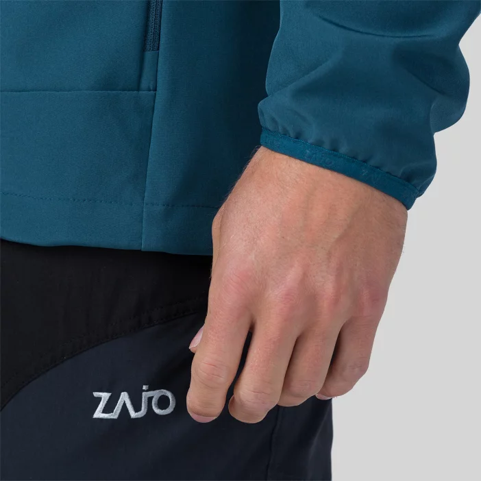 Ľahká a vetruodolná softshellová bunda.