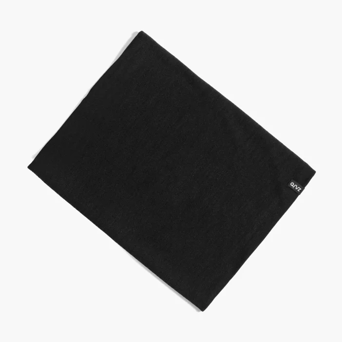 Hrejivý náčník z merino vlny