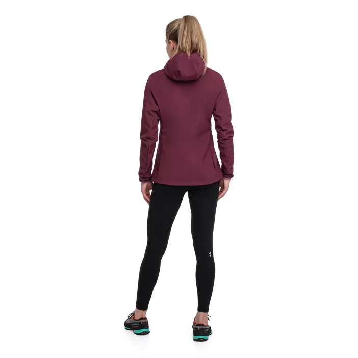 Ľahká a vetruodolná softshellová bunda.