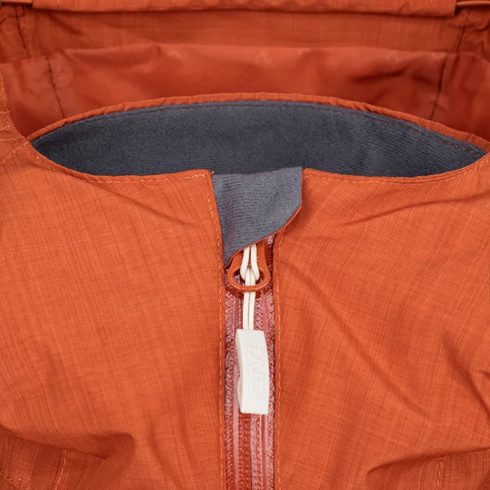 Nepremokavá bunda s priedušnými vlastnosťami