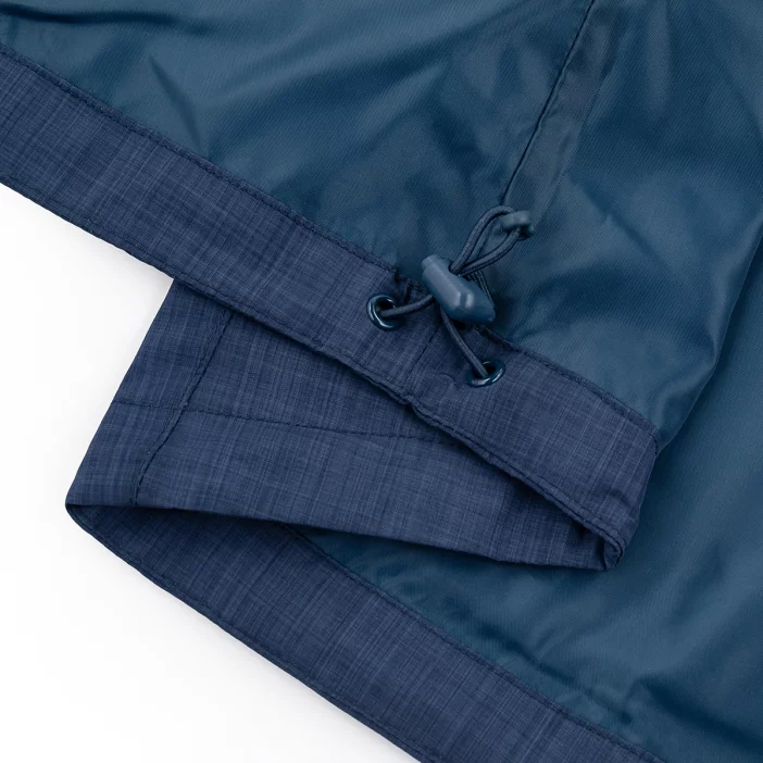 Nepremokavá bunda s priedušnými vlastnosťami.