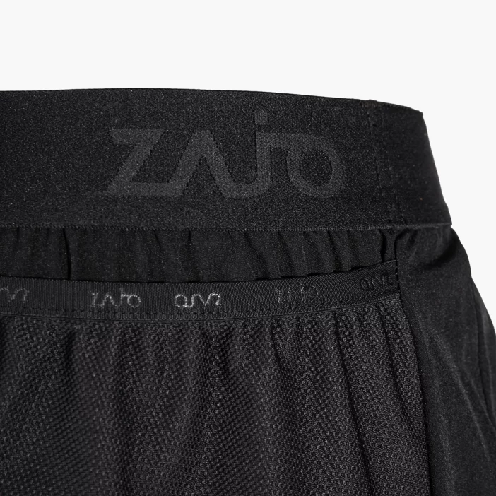 Ultraľahké bežecké aťasy s kompresnými legínami.