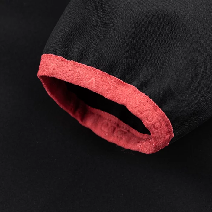 Ľahká a vetruodolná softshellová bunda