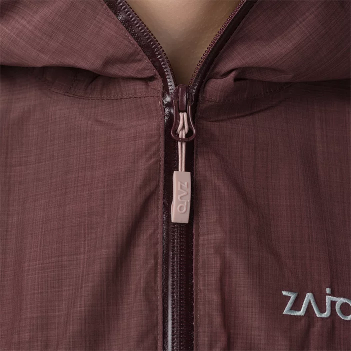 Nepremokavá bunda s priedušnými vlastnosťami