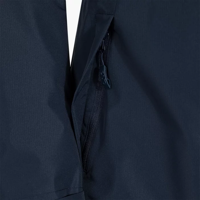 Ľahký a nepremokavý dámsky plášť.