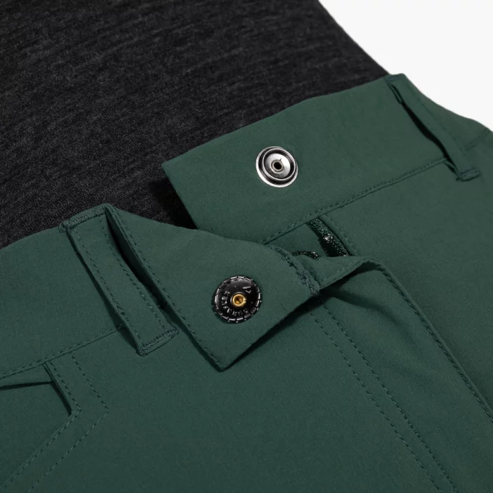 Odolné dámske turistické nohavice.