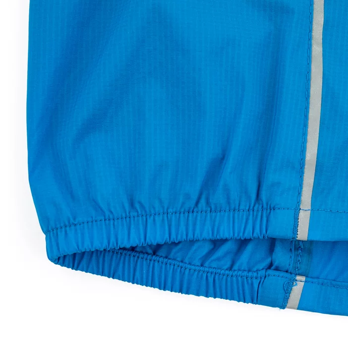 Ultraľahká pánska vetruodolná bunda.