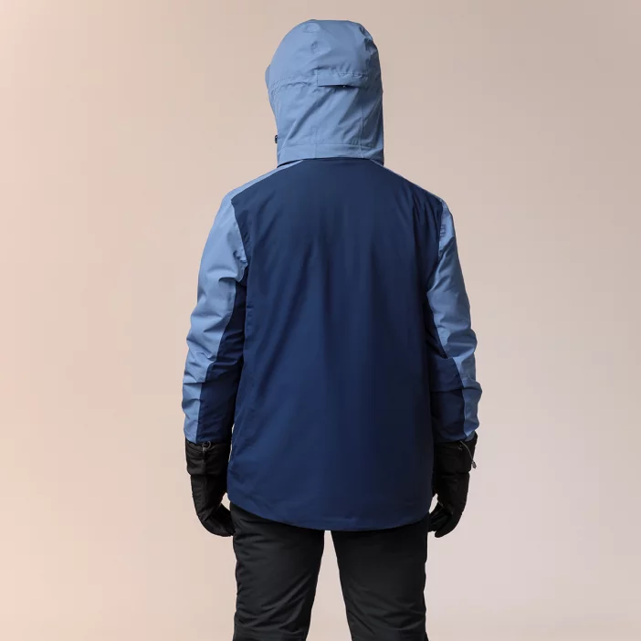 Odolná a nepremokavá lyžiarska bunda.