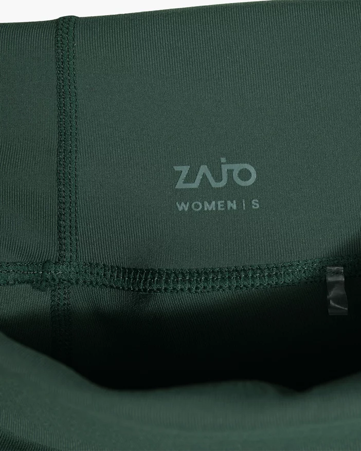 Zaži absolútnu slobodu v pohybe v odolných dámskych turistických legínach.