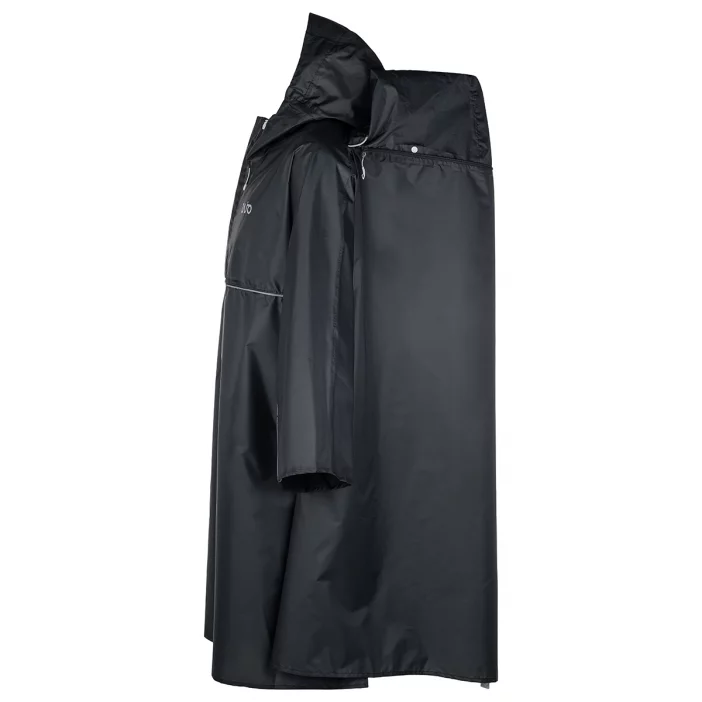 Ľahká a priestranná nepremokavá pláštenka.