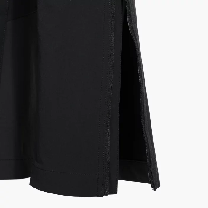 Odolné softshellové turistické nohavice.