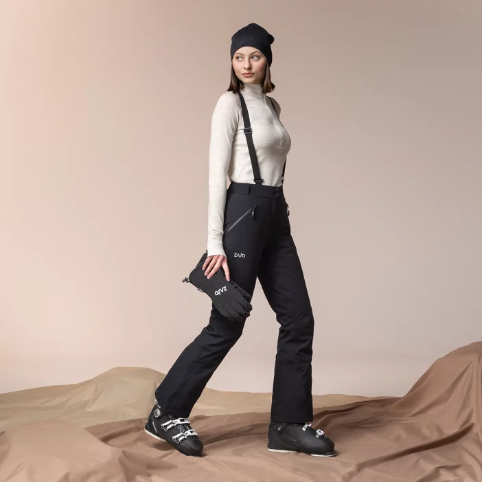 Odolné a nepremokavé lyžiarske nohavice.