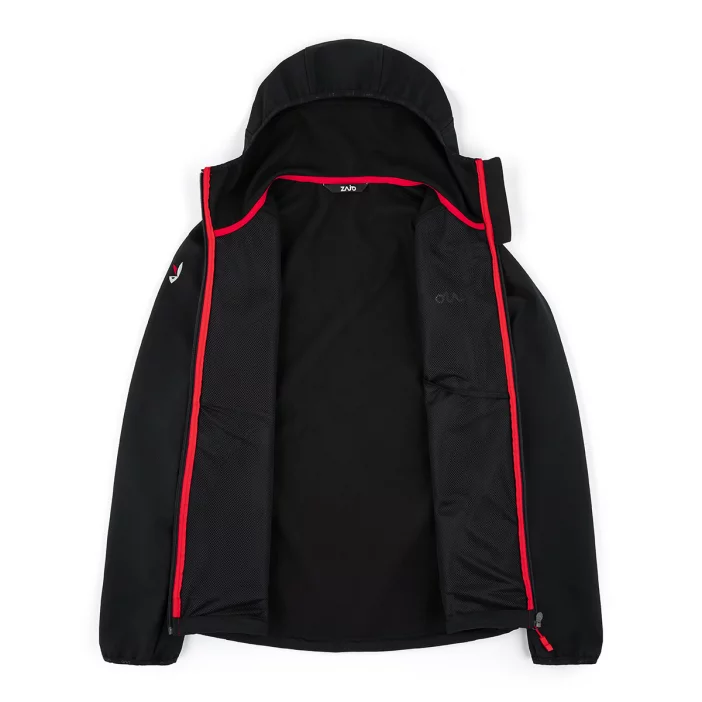 Ľahká a vetruodolná softshellová bunda.