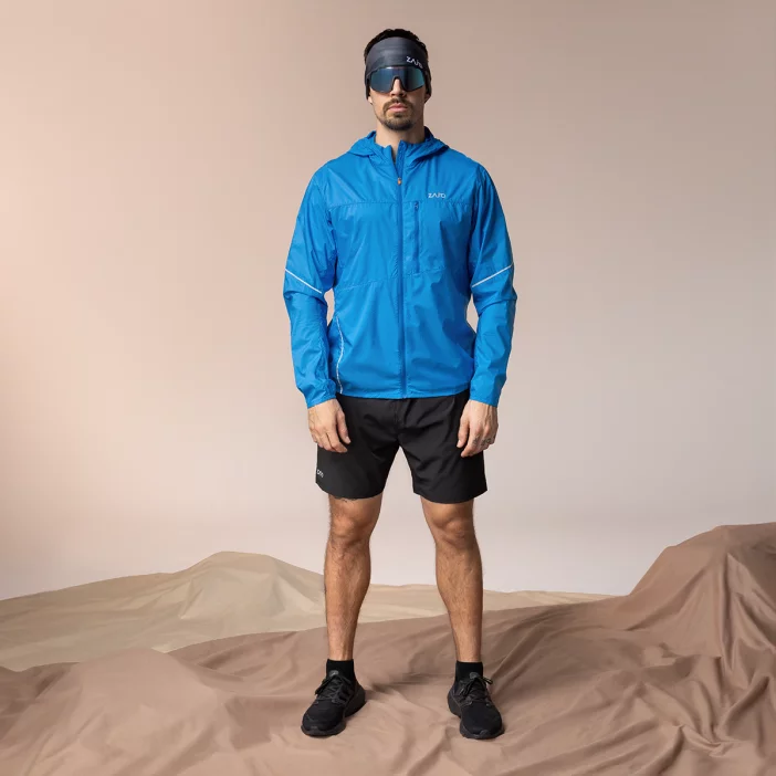 Ultraľahká pánska vetruodolná bunda.