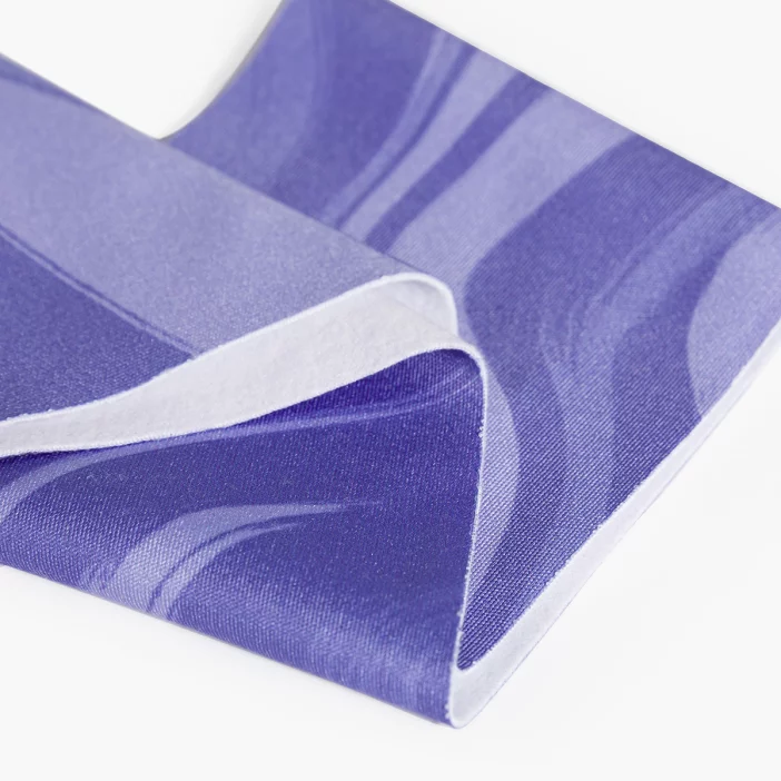 Univerzálna turistická čelenka.