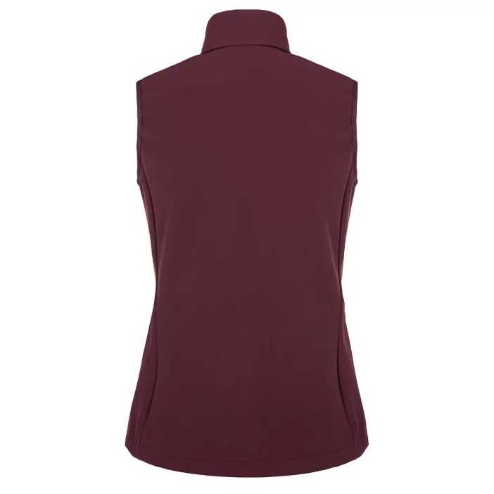 Ľahká a vetruodolná softshellová vesta.