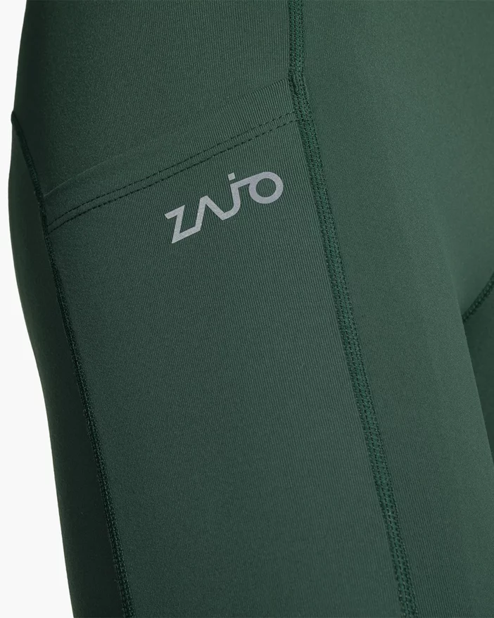 Zaži absolútnu slobodu v pohybe v odolných dámskych turistických legínach.