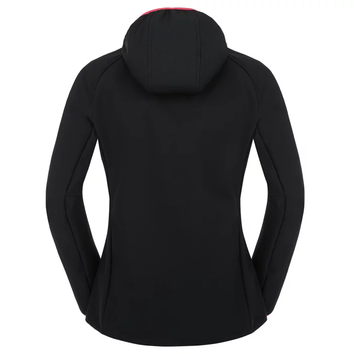 Ľahká a vetruodolná softshellová bunda.