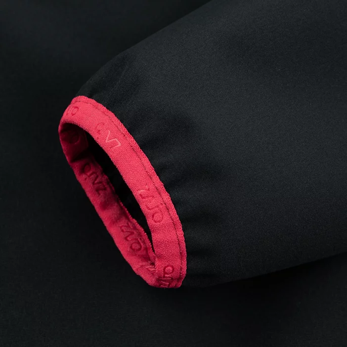 Ľahká a vetruodolná softshellová bunda.