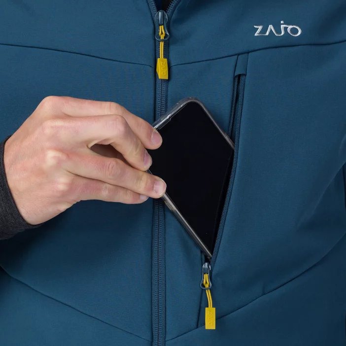 Ľahká a vetruodolná softshellová vesta.