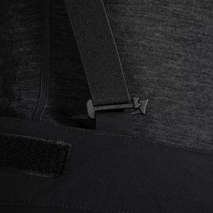 Odolné a nepremokavé lyžiarske nohavice.