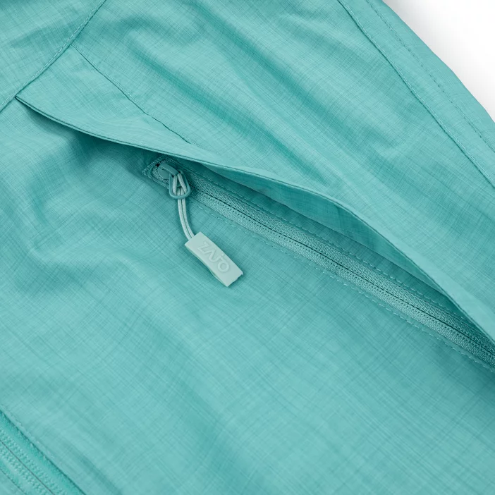 Nepremokavá bunda s priedušnými vlastnosťami