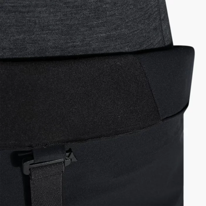 Odolné a nepremokavé lyžiarske nohavice.