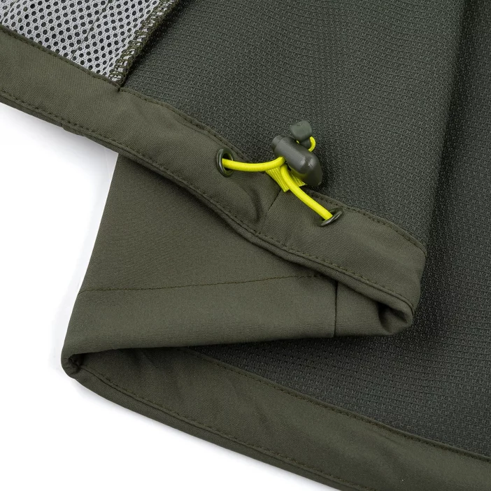 Ľahká a vetruodolná softshellová bunda.