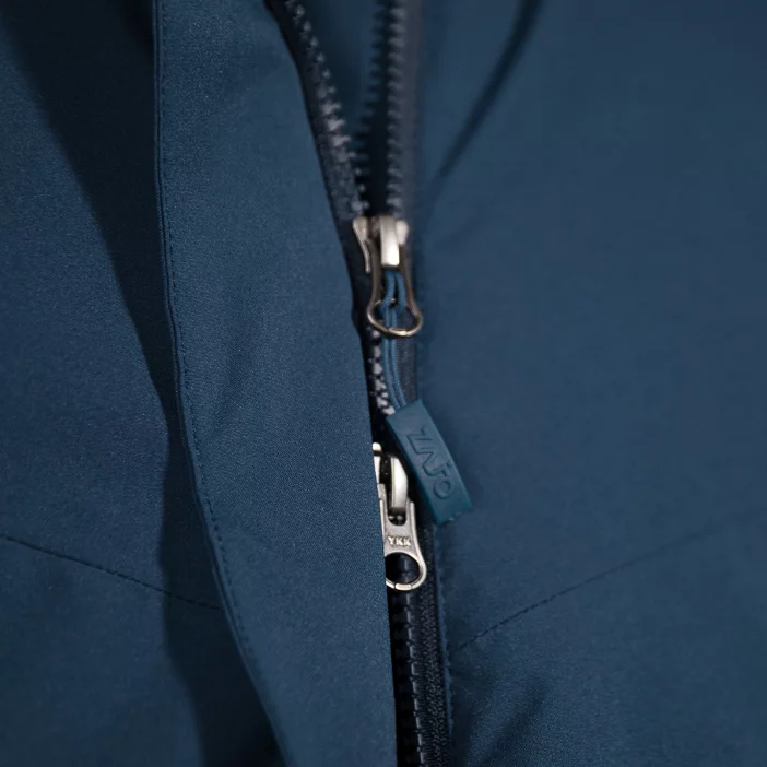 Zateplená a nepremokavá dámska parka.