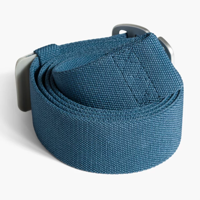 Technický elastický opasok pre extra pohodlie a voľnosť pohybu.