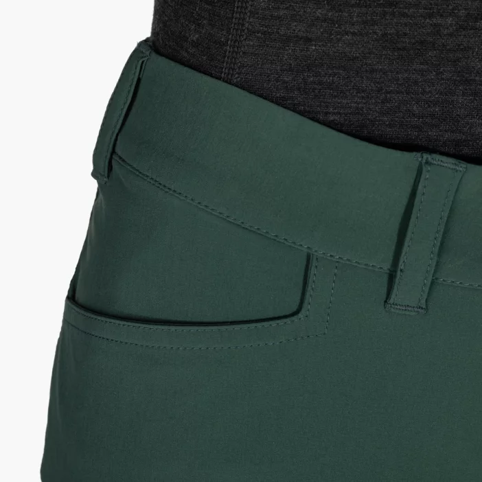 Odolné dámske turistické nohavice.