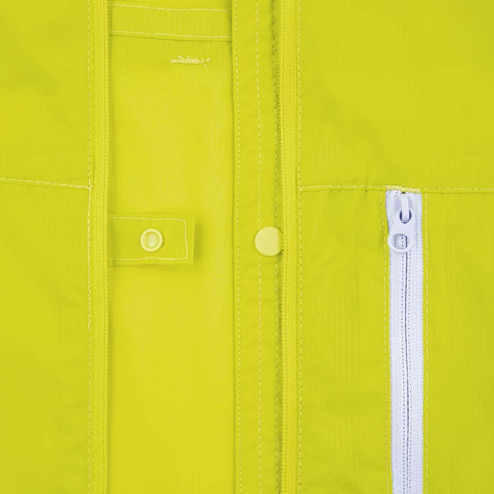 Ultraľahká pánska vetruodolná bunda.