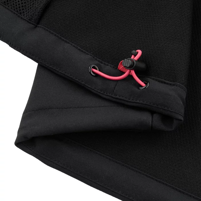 Ľahká a vetruodolná softshellová bunda