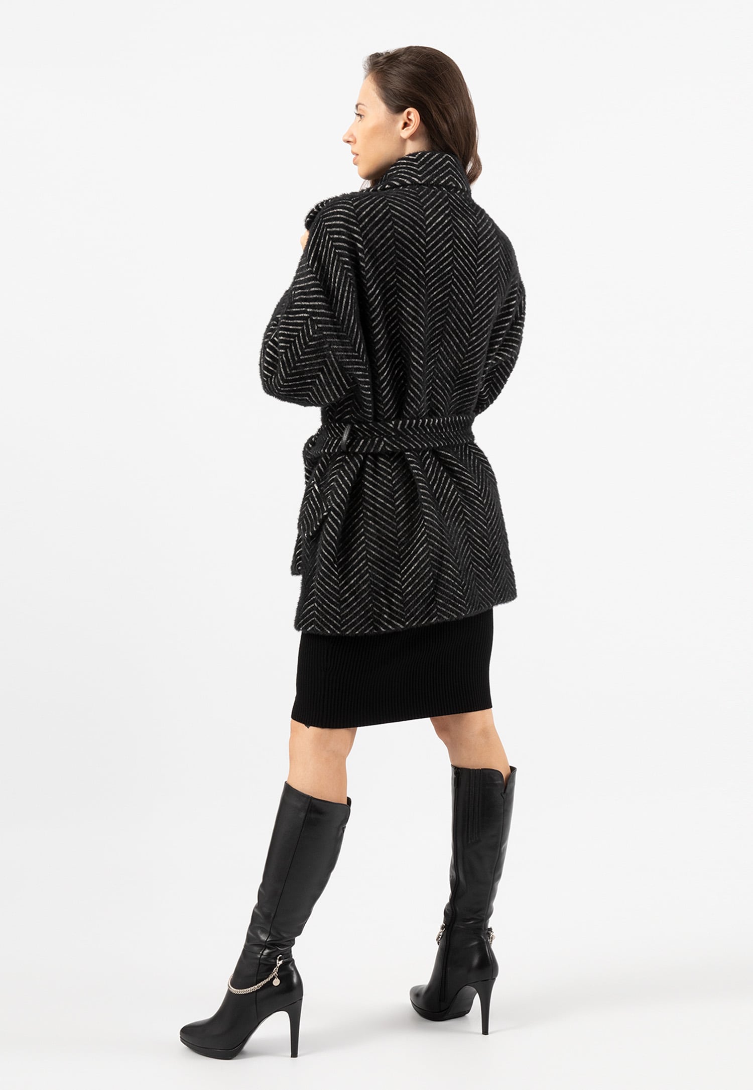 RELAKS krótki puchaty płaszcz damski w kolorze ecru