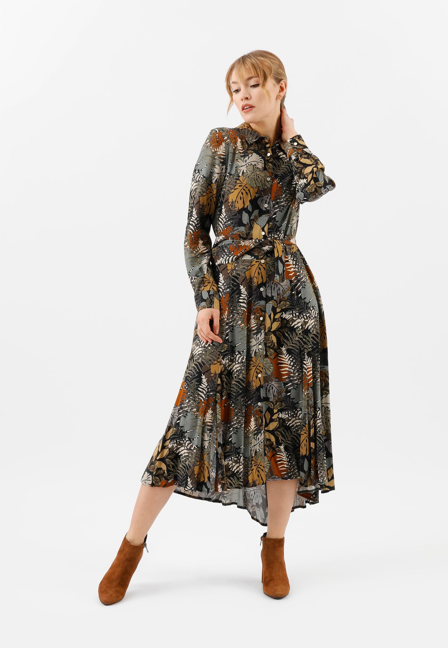 Czarne skórzane botki damskie na słupku z noskiem w szpic