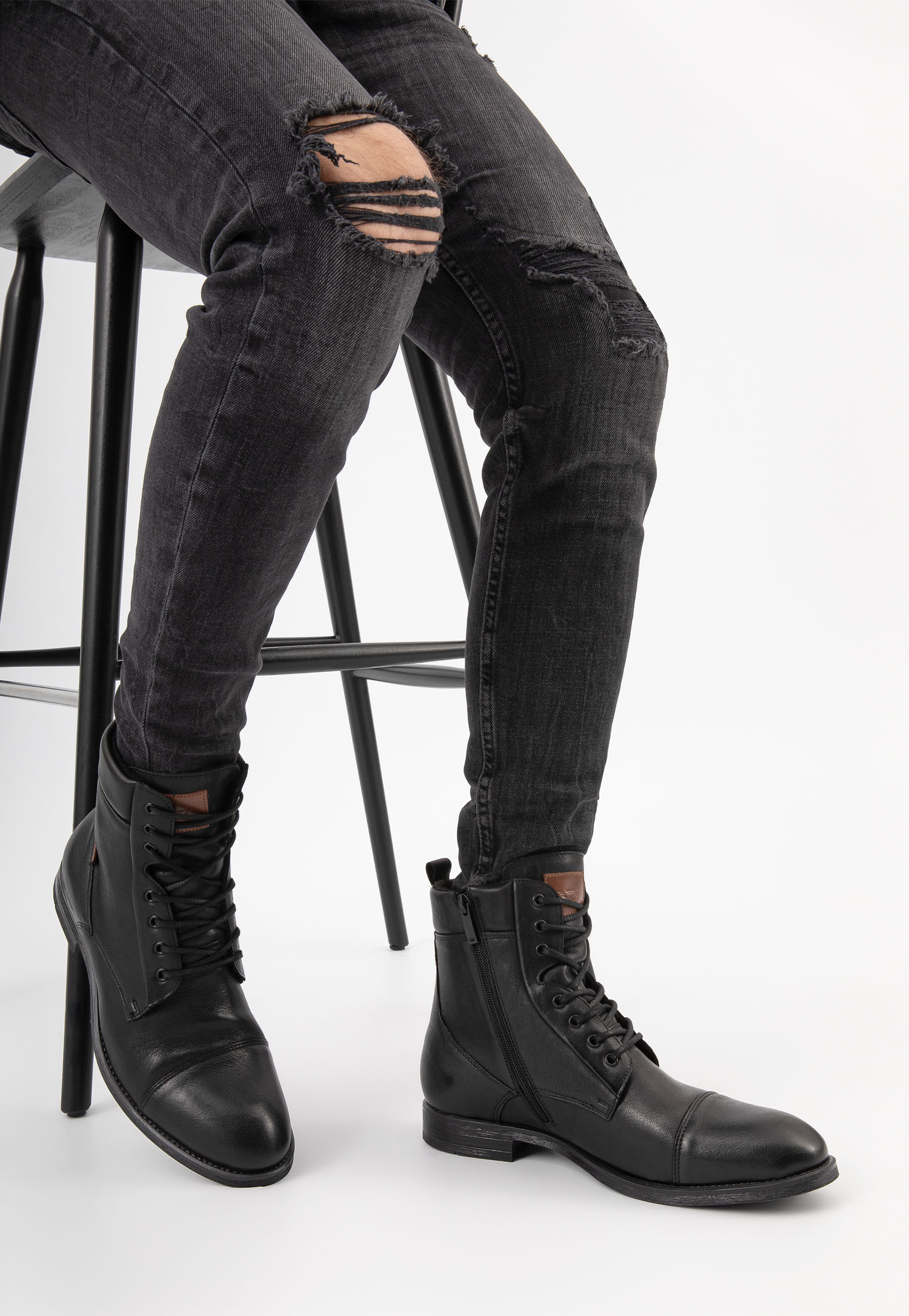 Sznurowane trzewiki męskie