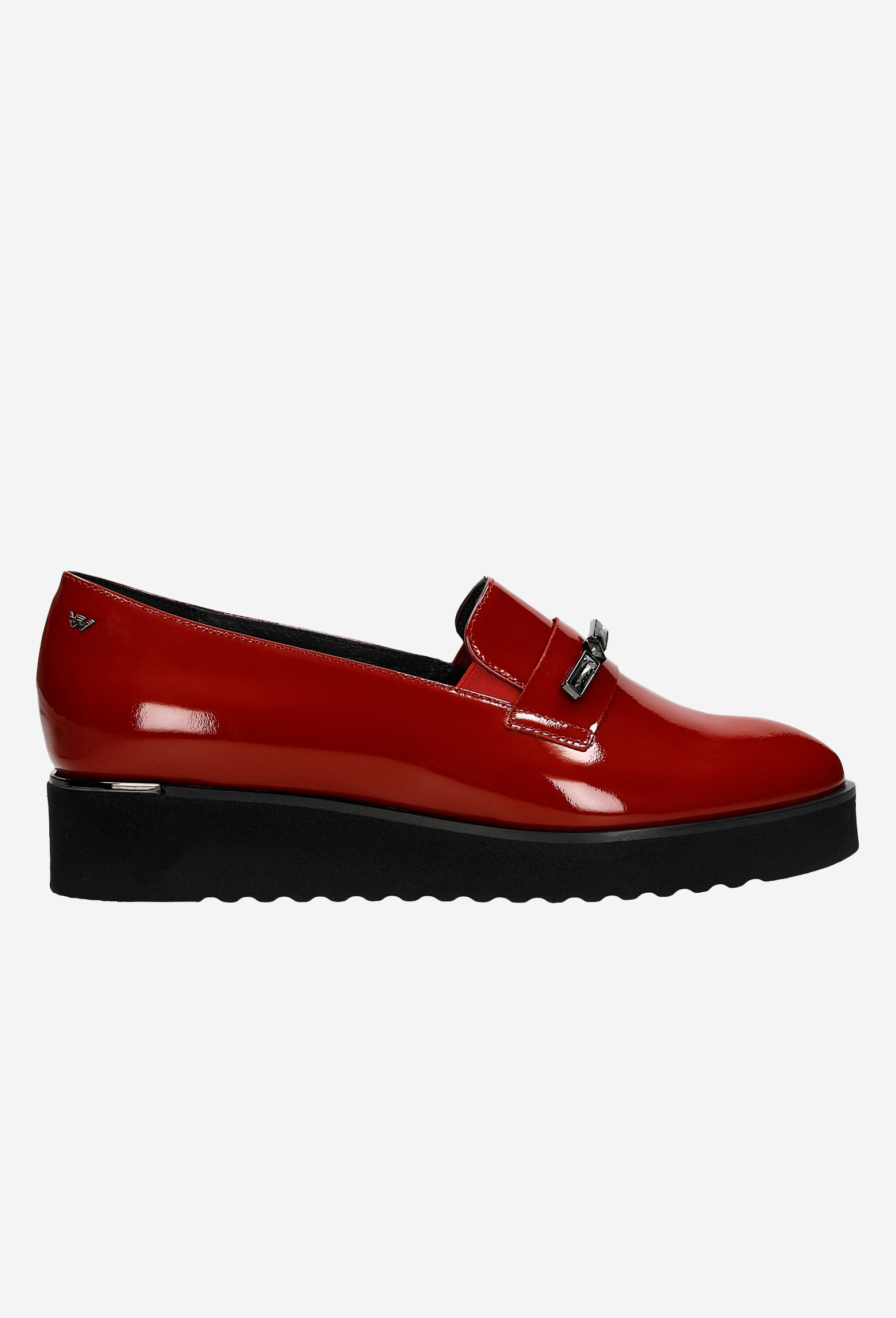 Czarne loafersy damskie ze skóry lakierowanej