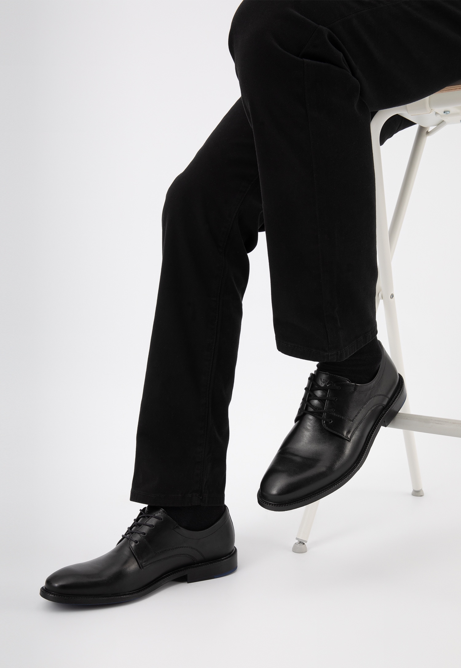 Czarne eleganckie półbuty męskie sznurowane