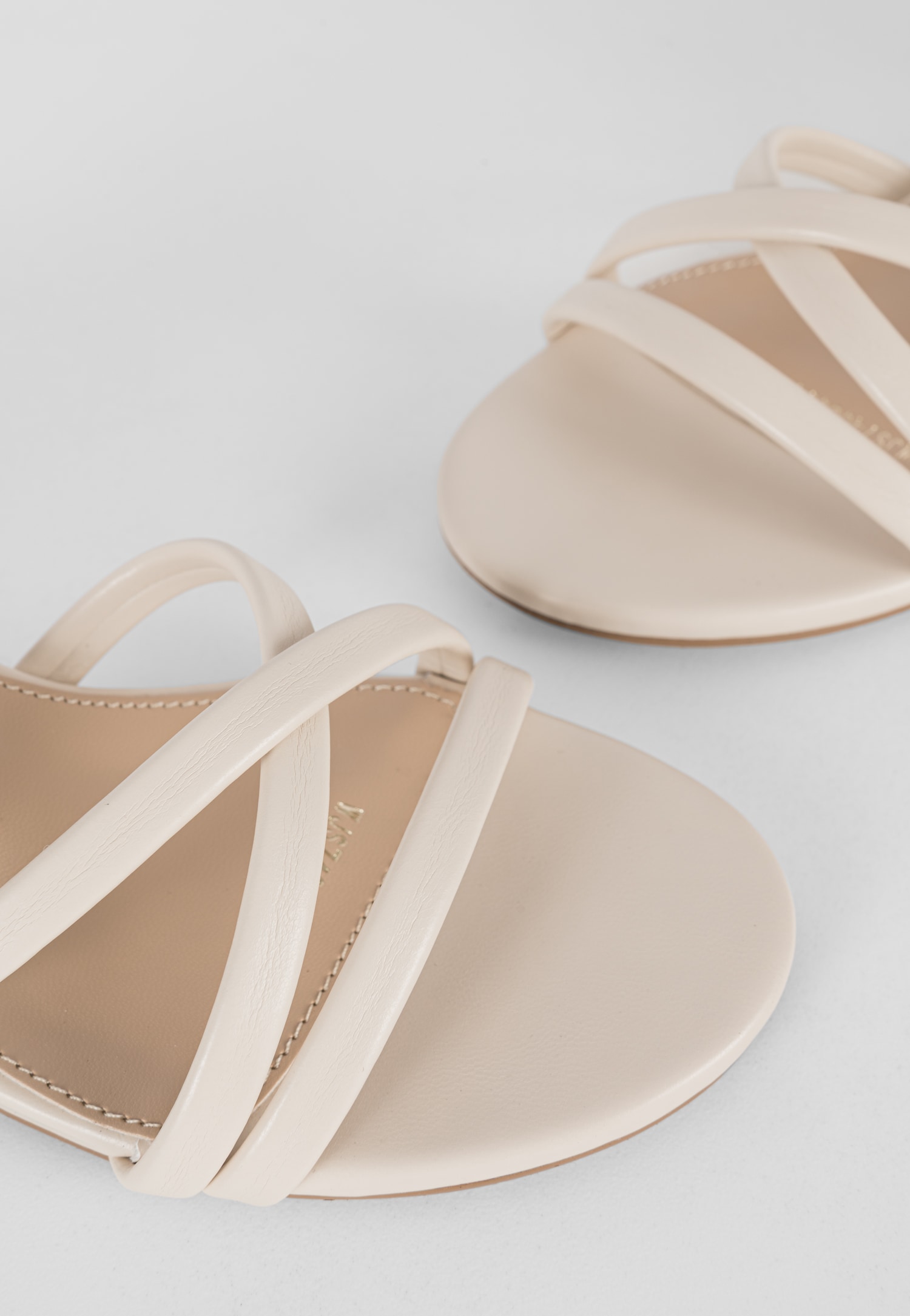 WJS czarne sandały damskie na szerokim obcasie