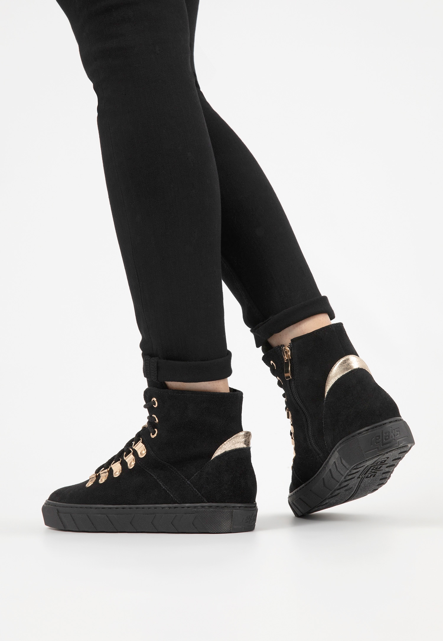 RELAKS czarne ocieplane trzewiki damskie ze złotymi elementami