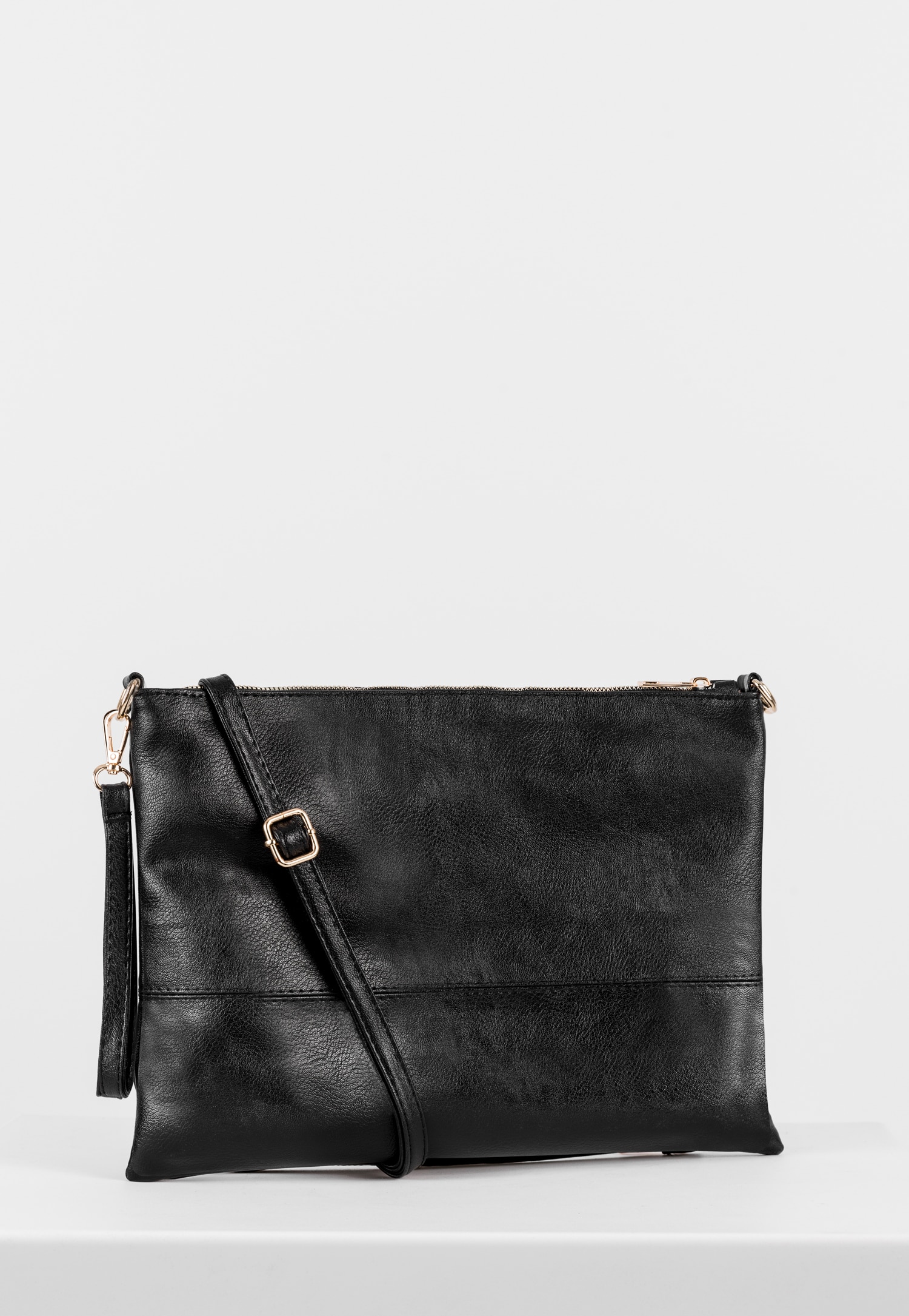 WJS czarne etui pikowane w jodełkę