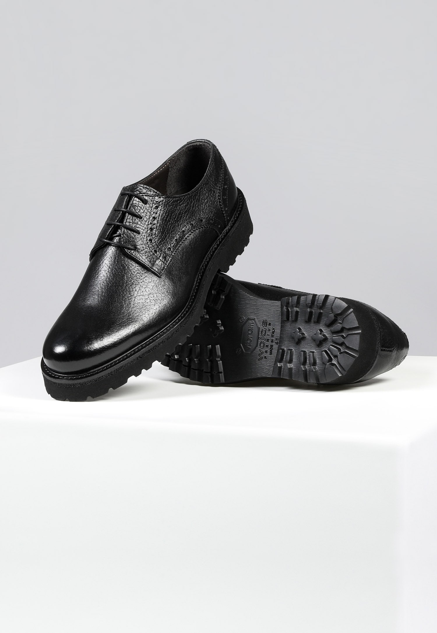 PREMIUM czarne sznurowane półbuty męskie ze skóry licowej