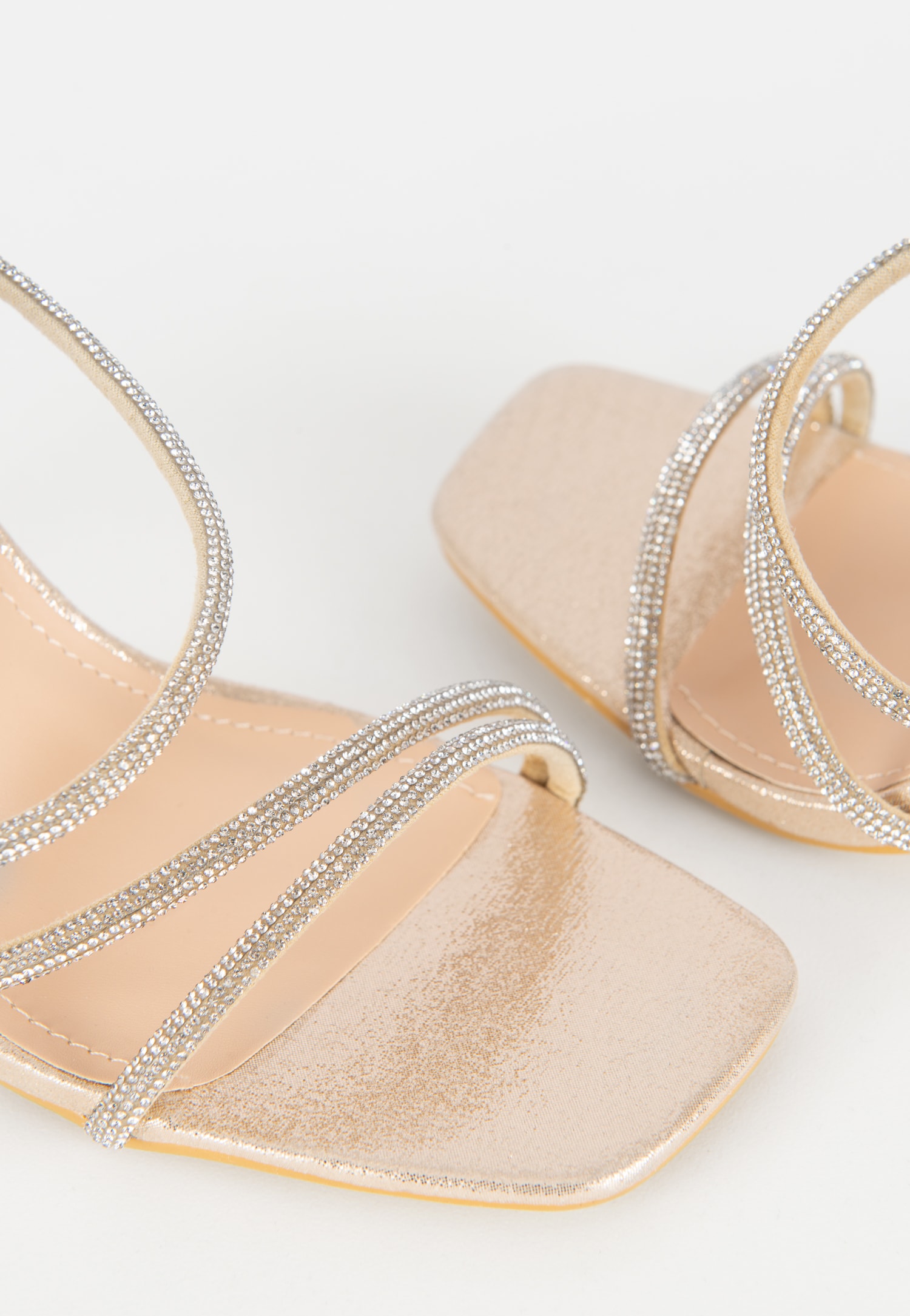 Czarne wieczorowe sandały damskie na obcasie