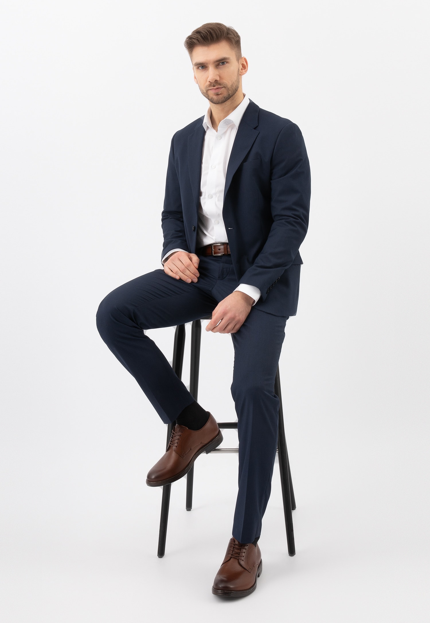 Brązowe klasyczne półbuty męskie w stylu miejskim