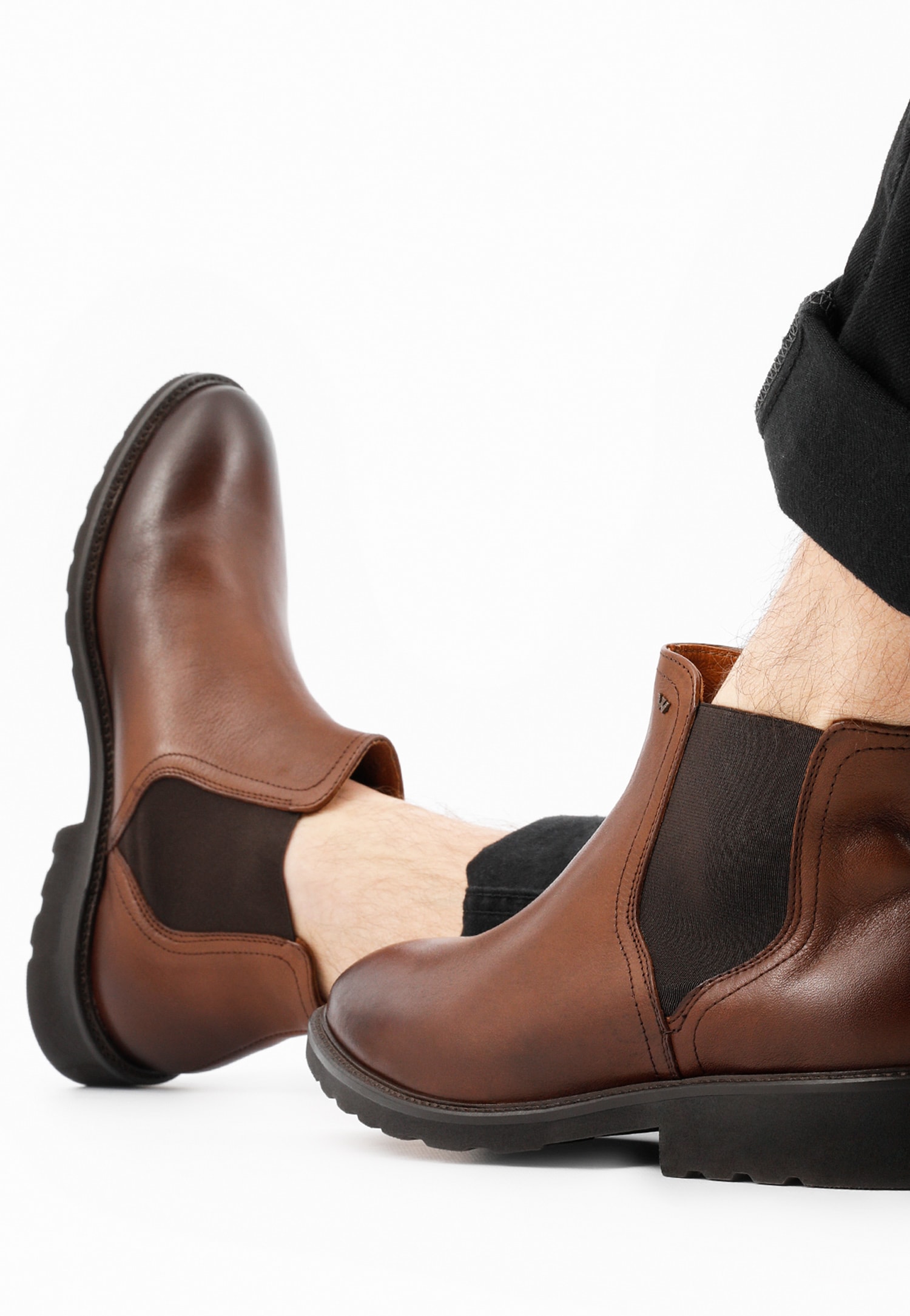 Brązowe botki męskie typu sztyblety z ozdobnie zakończoną gumą