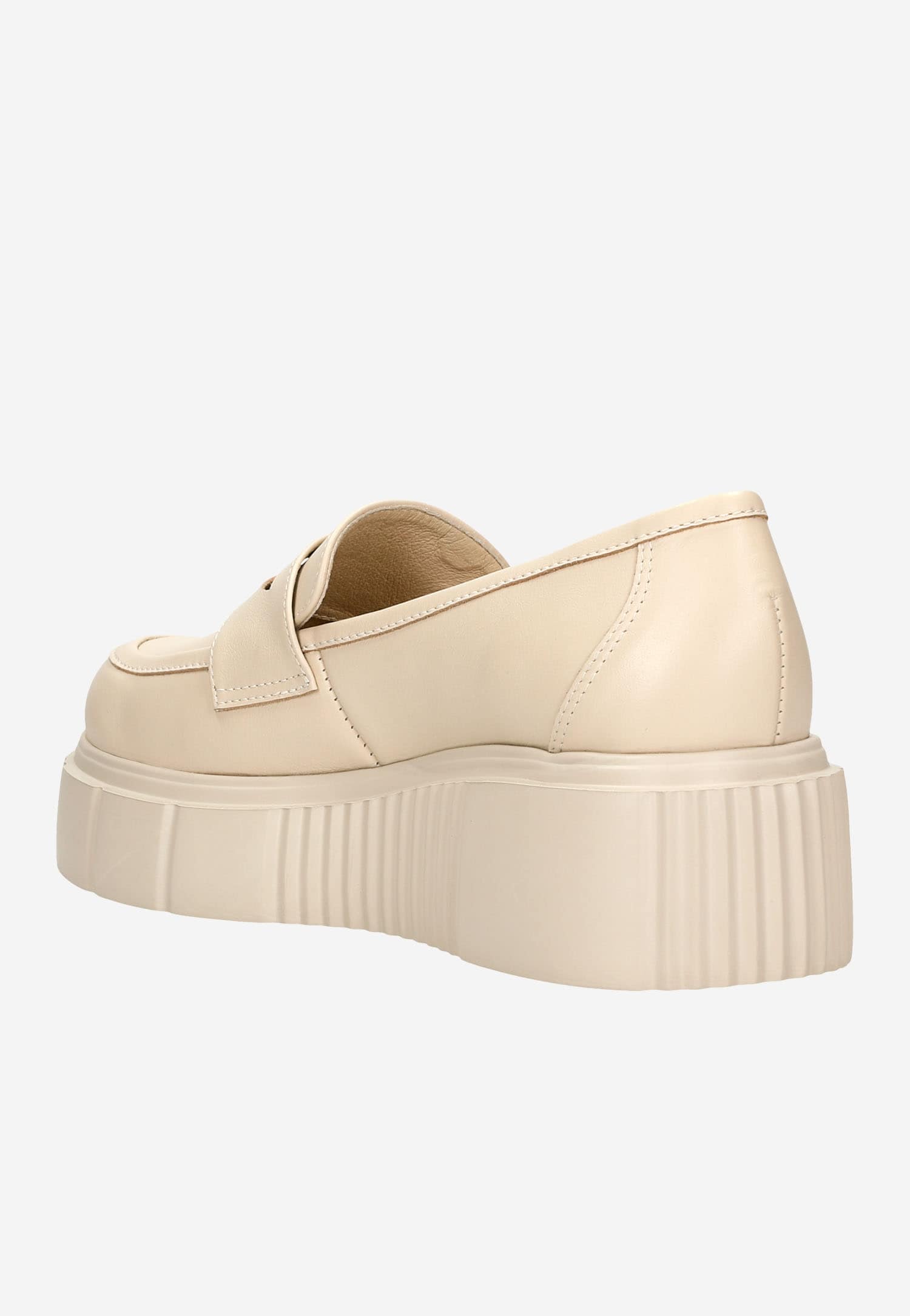 Beżowe mokasyny damskie na platformie